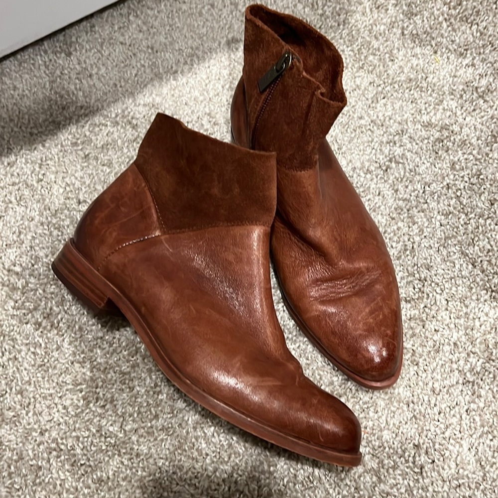 Isola Leather Ankle Boots